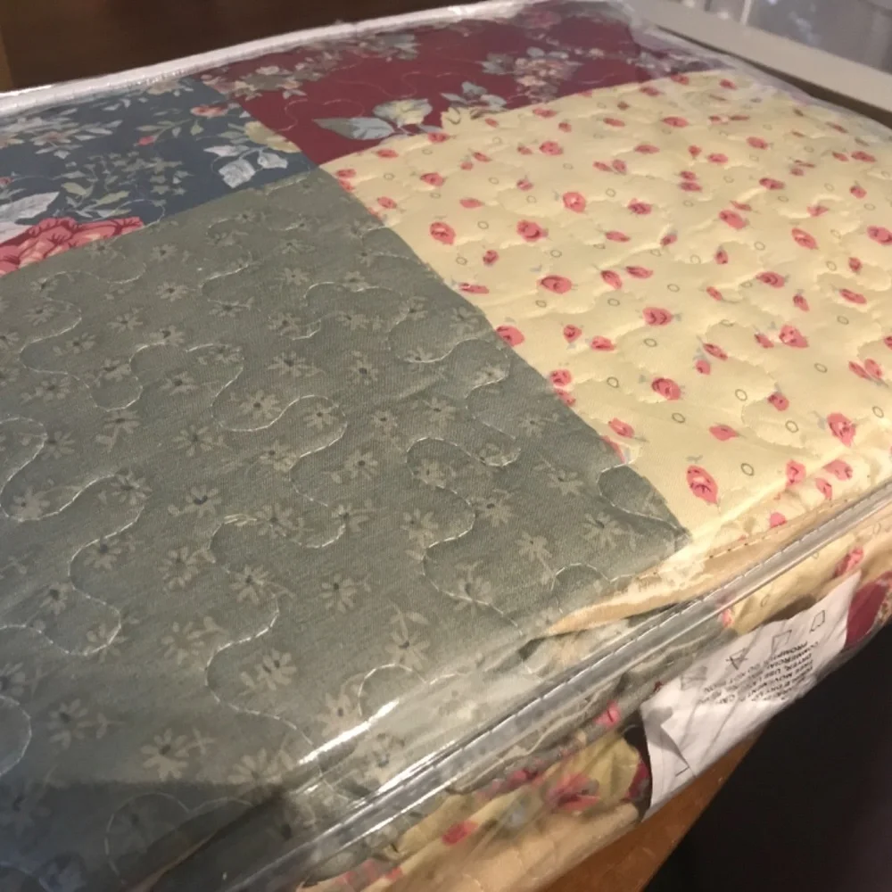 Rose Cottage Grannycore Floral Quilt Reversible  Lightweight QUEEN SIZE FINAL…